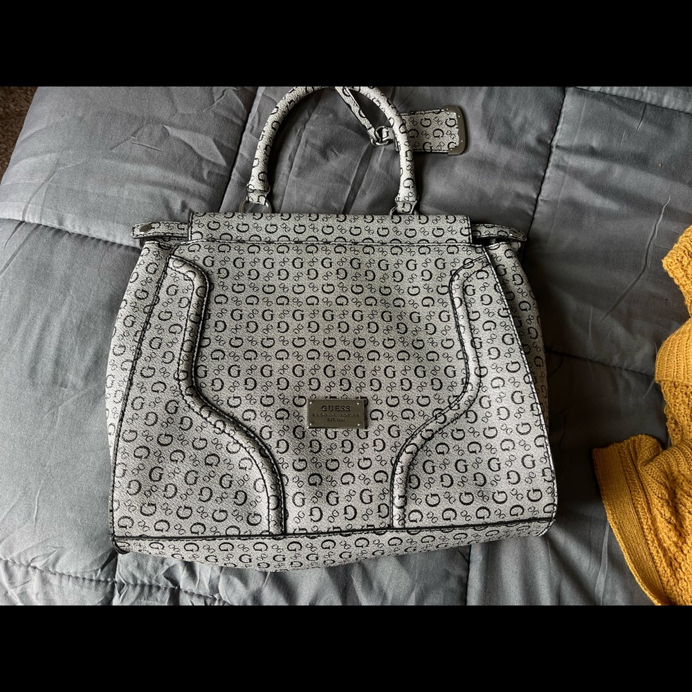 Brand new Guess purse